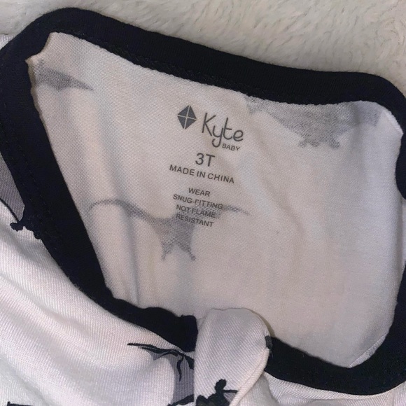 🦇Kyte Bats Romper🦇 - Picture 4 of 4